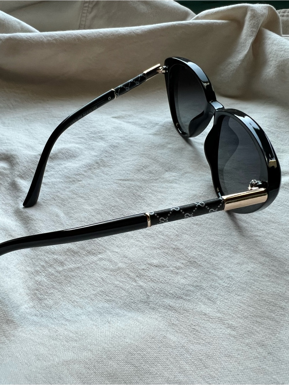 Black Cat-Eye Women's Sunglasses - Picture 2 of 5
